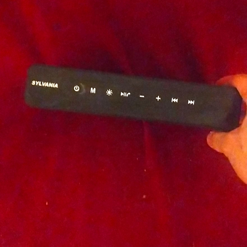 Sylvania Bluetooth speaker box ( cordless)